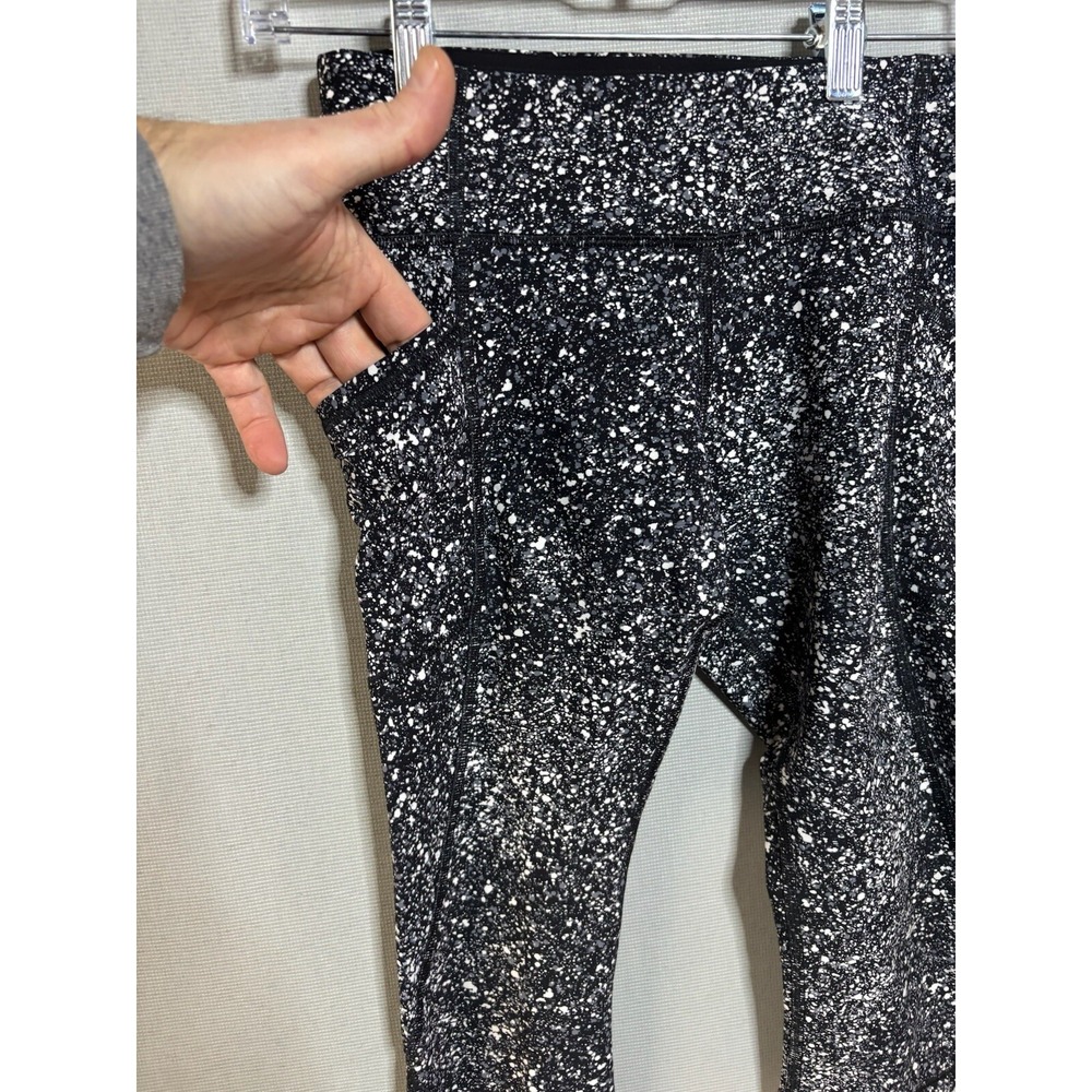 LULULEMON Capri Leggings 22" Sz 6  Black Splattered Paint - Picture 6 of 10